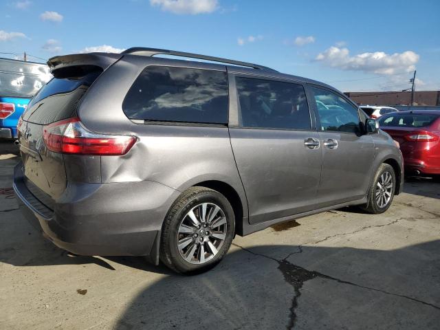 Photo 3 from auction – 2018 TOYOTA SIENNA XLE with VIN 5TDDZ3DC5JS198005