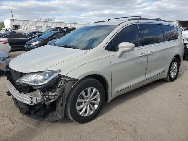 CHRYSLER PACIFICA T 2017 with VIN 2C4RC1BGXHR713259 - Photo from auction