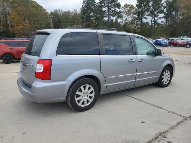 Photo 3 from auction – 2016 CHRYSLER TOWN & COU with VIN 2C4RC1BGXGR157257