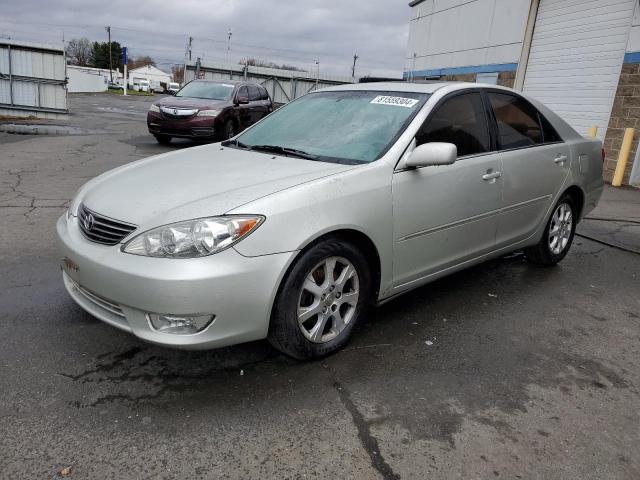 TOYOTA CAMRY LE 2005 with VIN 4T1BF30K45U101421 - Photo from auction