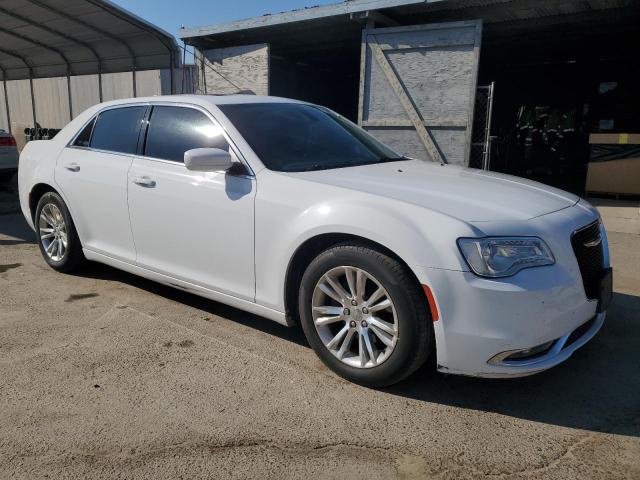 Photo 4 from auction – 2016 CHRYSLER 300 LIMITE with VIN 2C3CCAAG6GH313439