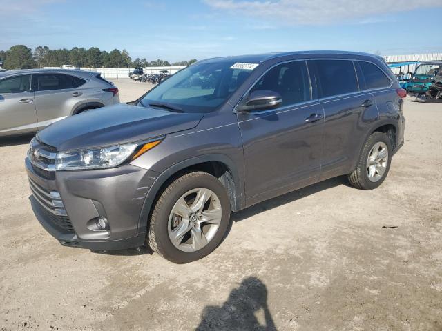 TOYOTA HIGHLANDER 2017 with VIN 5TDYZRFH2HS234093 - Photo from auction