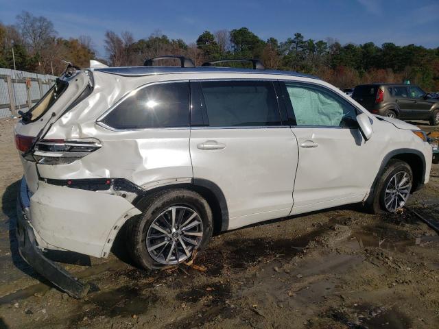 Photo 3 from auction – 2018 TOYOTA HIGHLANDER with VIN 5TDJZRFH7JS562178