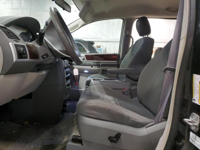 Photo 7 from auction – 2010 CHRYSLER TOWN & COU with VIN 2A4RR5D10AR105586