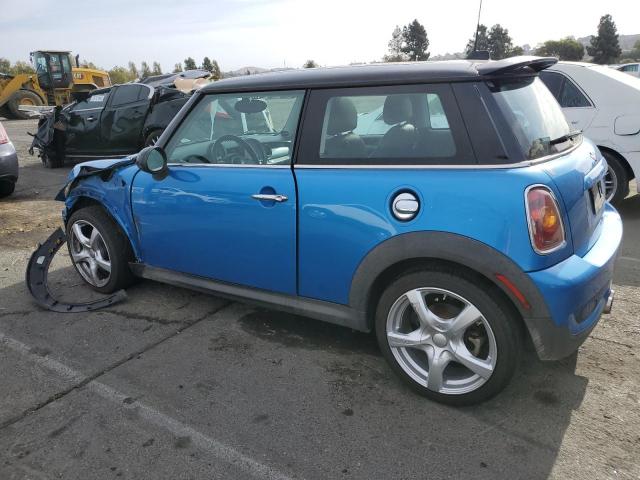Photo 2 from auction – 2010 MINI COOPER S with VIN WMWMF7C55ATZ71153