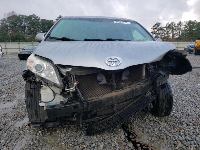 Photo 5 from auction – 2016 TOYOTA SIENNA LE with VIN 5TDKK3DC4GS733197