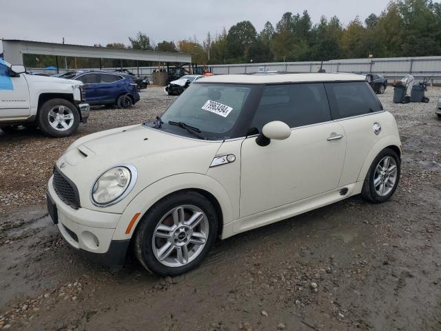 MINI COOPER S 2010 with VIN WMWMF7C58ATX44586 - Photo from auction