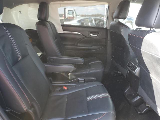 Photo 11 from auction – 2019 TOYOTA HIGHLANDER with VIN 5TDJZRFH5KS577795