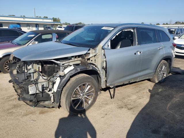 TOYOTA HIGHLANDER 2018 with VIN 5TDJZRFH5JS560736 - Photo from auction