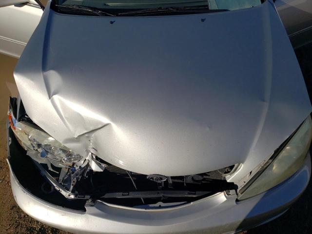 Photo 11 from auction – 2004 TOYOTA CAMRY LE with VIN 4T1BF32K44U572786
