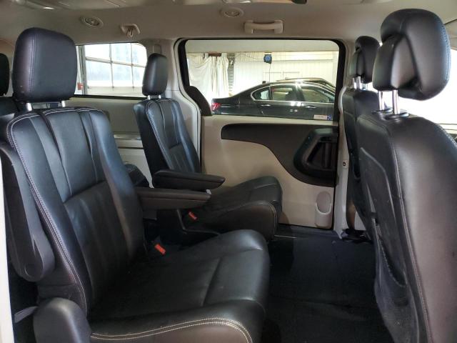 Photo 11 from auction – 2014 CHRYSLER TOWN & COU with VIN 2C4RC1BGXER447401