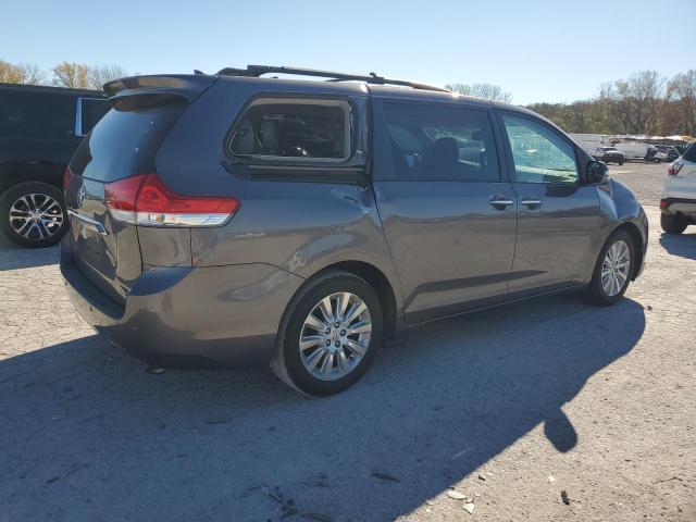 Photo 3 from auction – 2013 TOYOTA SIENNA XLE with VIN 5TDYK3DCXDS404784