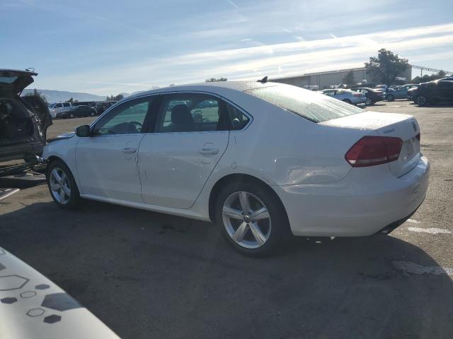 Photo 2 from auction – 2015 VOLKSWAGEN PASSAT S with VIN 1VWAT7A31FC077073