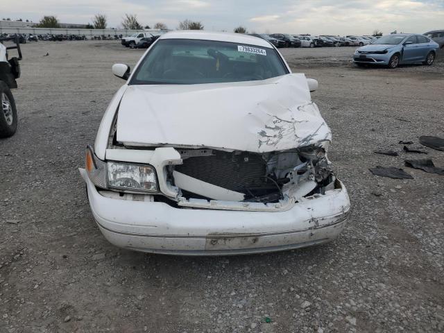 Photo 5 from auction – 2000 FORD CROWN VICT with VIN 2FAFP74W4YX120352
