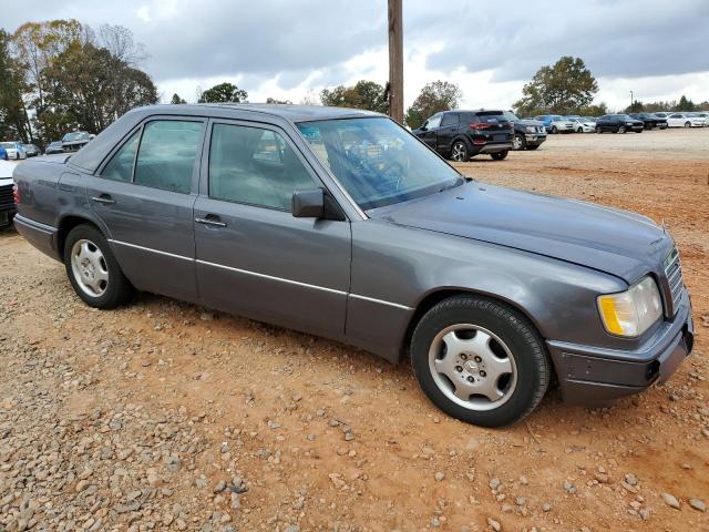Photo 4 from auction – 1995 MERCEDES-BENZ E 320 BASE with VIN WDBEA32E8SC233296