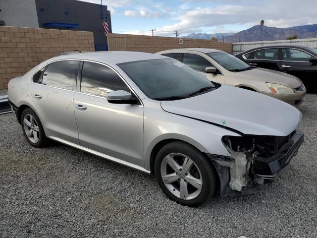 Photo 4 from auction – 2015 VOLKSWAGEN PASSAT S with VIN 1VWAT7A32FC099101