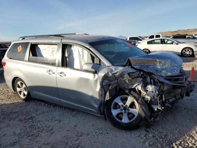 Photo 4 from auction – 2015 TOYOTA SIENNA LE with VIN 5TDKK3DC5FS616596