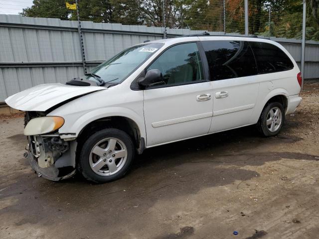 DODGE GRAND CARA 2005 with VIN 2D4GP44L95R475152 - Photo from auction