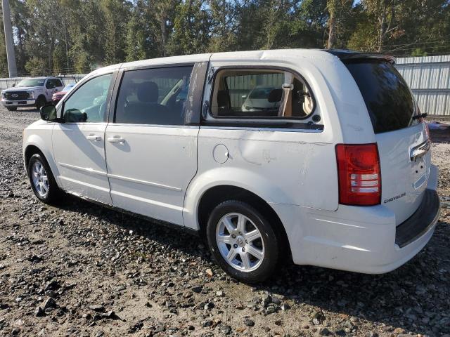 Photo 2 from auction – 2010 CHRYSLER TOWN & COU with VIN 2A4RR2D14AR357064