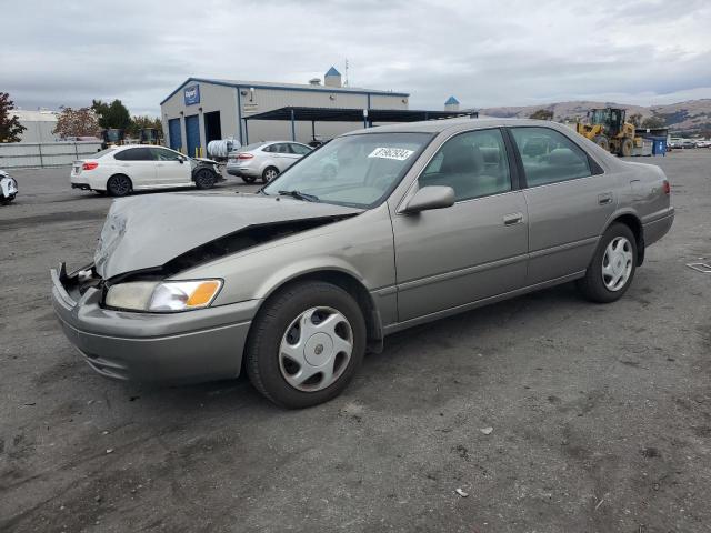 Photo 1 from auction – 1998 TOYOTA CAMRY CE with VIN 4T1BF22K7WU048044