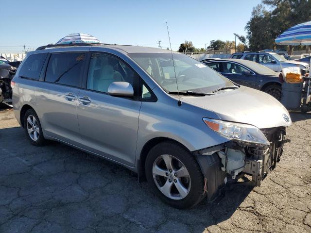 Photo 4 from auction – 2012 TOYOTA SIENNA LE with VIN 5TDKK3DC2CS233940