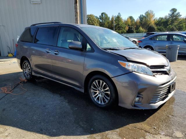 Photo 4 from auction – 2019 TOYOTA SIENNA with VIN 5TDYZ3DC9KS988930