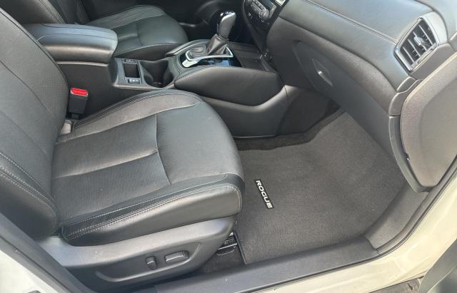 Photo 5 from auction – 2017 NISSAN ROGUE SV with VIN 5N1AT2MVXHC788644