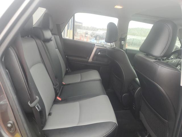 Photo 11 from auction – 2018 TOYOTA 4RUNNER SR with VIN JTEZU5JR9J5167754