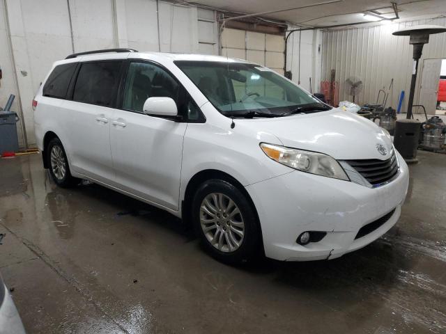 Photo 4 from auction – 2012 TOYOTA SIENNA XLE with VIN 5TDYK3DC4CS251124