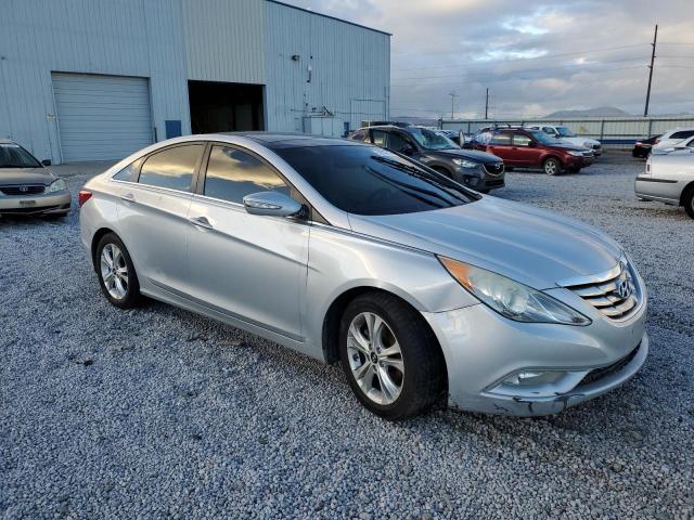 Photo 4 from auction – 2012 HYUNDAI SONATA SE with VIN 5NPEC4AC1CH435212