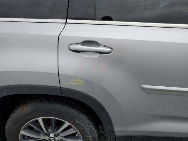 Photo 13 from auction – 2019 TOYOTA HIGHLANDER with VIN 5TDJZRFH9KS586936
