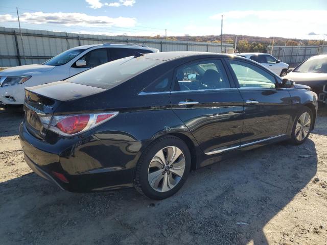 Photo 3 from auction – 2013 HYUNDAI SONATA HYB with VIN KMHEC4A44DA079447