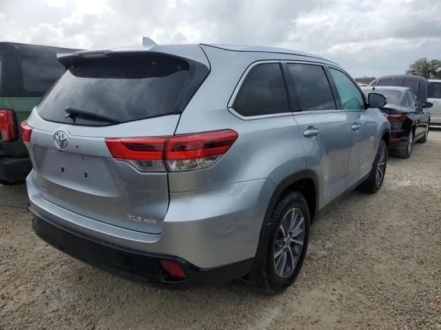 Photo 3 from auction – 2019 TOYOTA HIGHLANDER with VIN 5TDJZRFH0KS626532