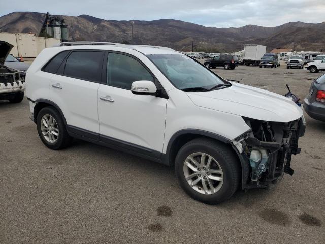 Photo 4 from auction – 2015 KIA SORENTO LX with VIN 5XYKT3A68FG659063
