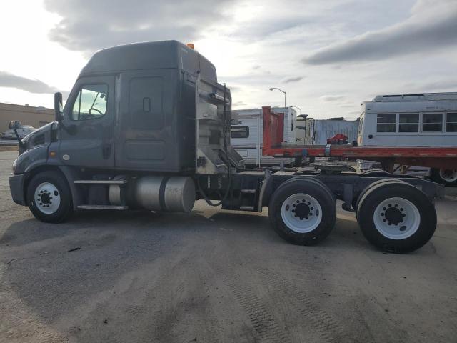 Photo 2 from auction – 2018 FREIGHTLINER CASCADIA 1 with VIN 3AKJGHDV5JSJV6360