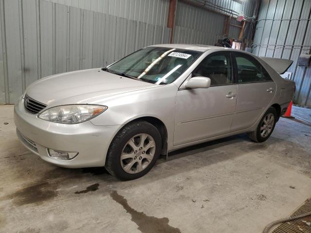 TOYOTA CAMRY LE 2005 with VIN 4T1BF30K45U596249 - Photo from auction