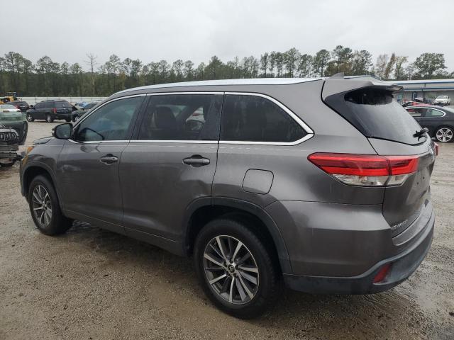 Photo 2 from auction – 2018 TOYOTA HIGHLANDER with VIN 5TDKZRFH5JS540491