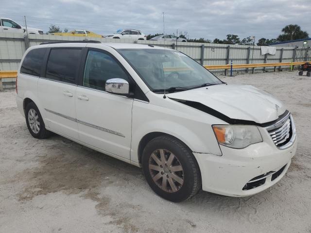 Photo 4 from auction – 2011 CHRYSLER TOWN & COU with VIN 2A4RR8DG1BR612326