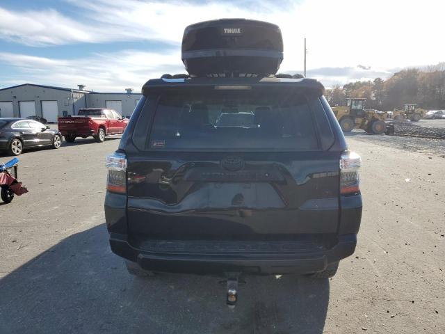 Photo 6 from auction – 2018 TOYOTA 4RUNNER SR with VIN JTEBU5JR3J5518885