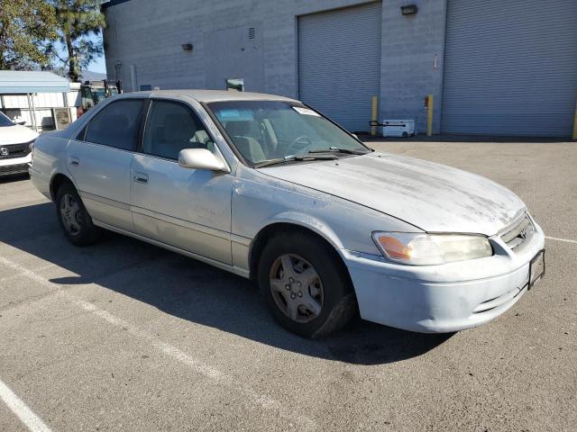 Photo 4 from auction – 2000 TOYOTA CAMRY CE with VIN 4T1BG22K7YU694698