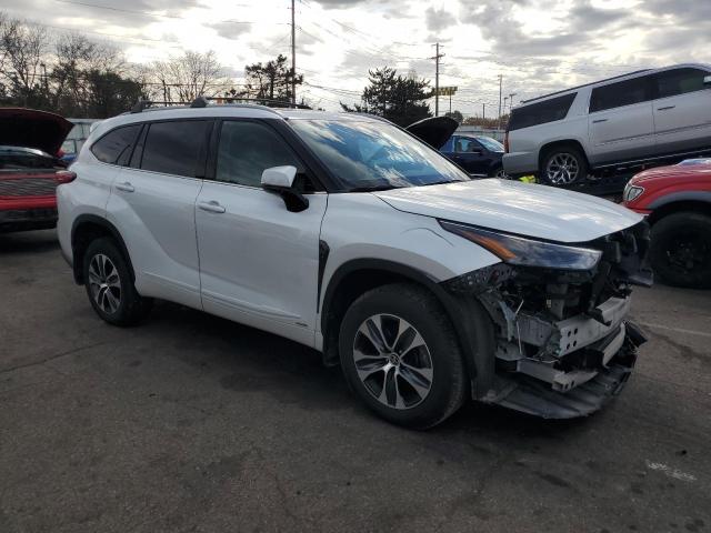 Photo 4 from auction – 2022 TOYOTA HIGHLANDER with VIN 5TDGBRCH2NS541277