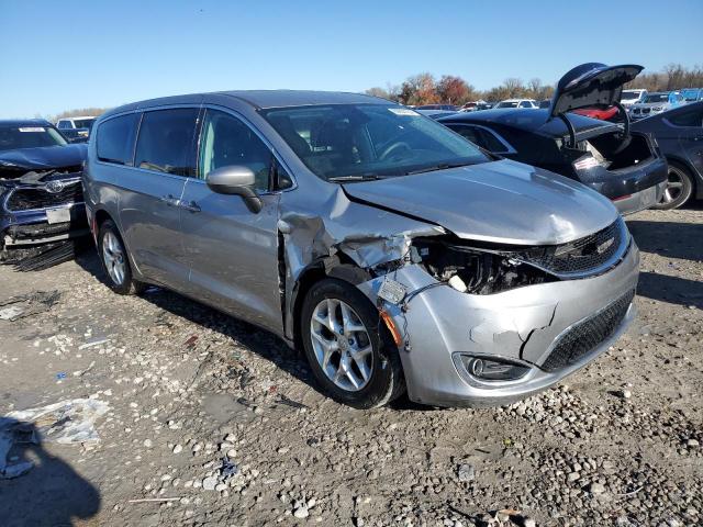 Photo 4 from auction – 2017 CHRYSLER PACIFICA T with VIN 2C4RC1BGXHR777561