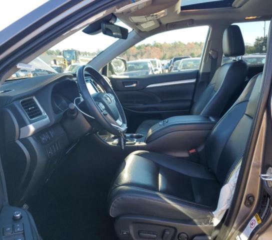 Photo 7 from auction – 2019 TOYOTA HIGHLANDER with VIN 5TDJZRFH2KS617668