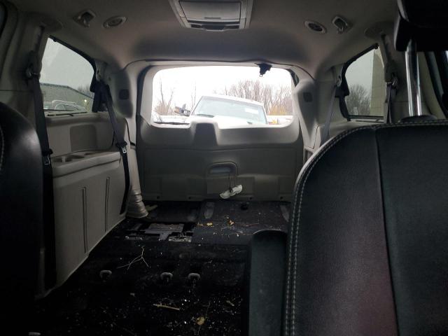 Photo 10 from auction – 2015 CHRYSLER TOWN & COU with VIN 2C4RC1BG2FR697863