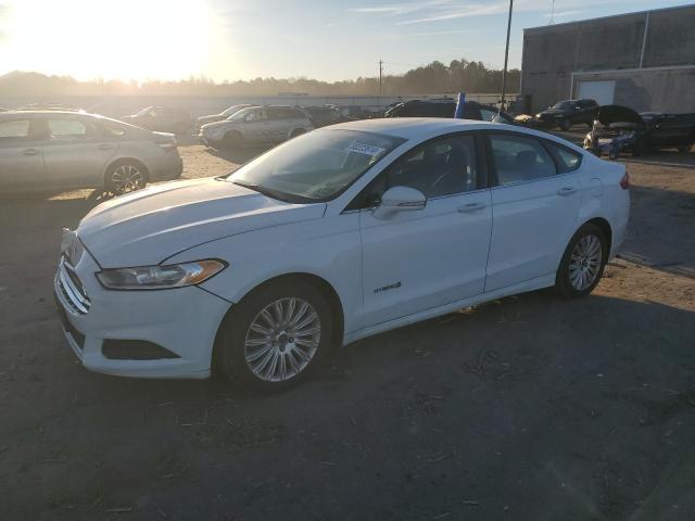 FORD FUSION SE 2014 with VIN 3FA6P0LU0ER152250 - Photo from auction