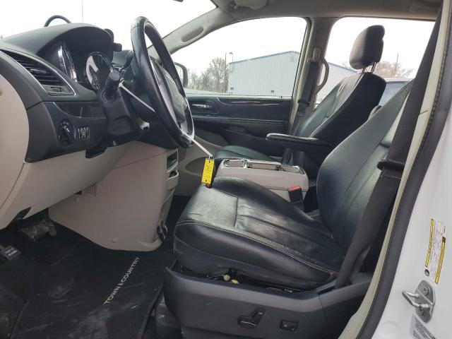 Photo 7 from auction – 2015 CHRYSLER TOWN & COU with VIN 2C4RC1AG4FR698725