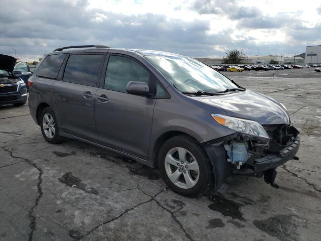 Photo 4 from auction – 2018 TOYOTA SIENNA LE with VIN 5TDKZ3DC5JS954942