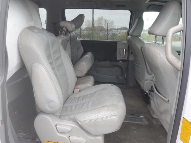 Photo 10 from auction – 2011 TOYOTA SIENNA XLE with VIN 5TDYK3DC6BS143750