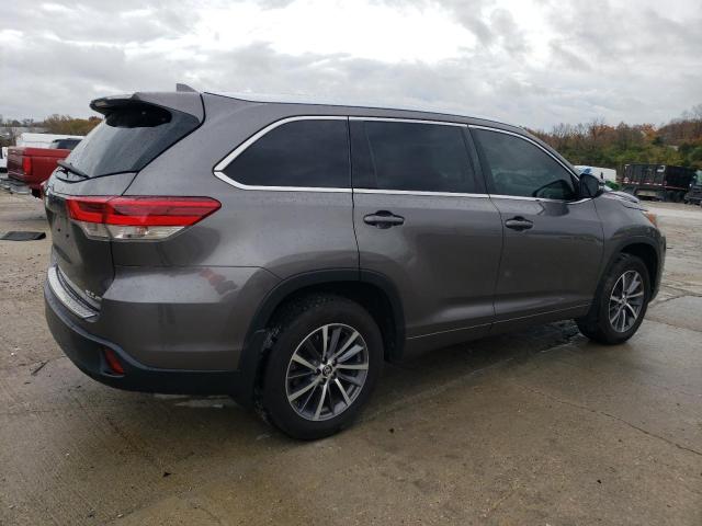 Photo 3 from auction – 2018 TOYOTA HIGHLANDER with VIN 5TDJZRFH4JS557598