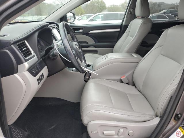 Photo 7 from auction – 2017 TOYOTA HIGHLANDER with VIN 5TDJZRFH1HS417373